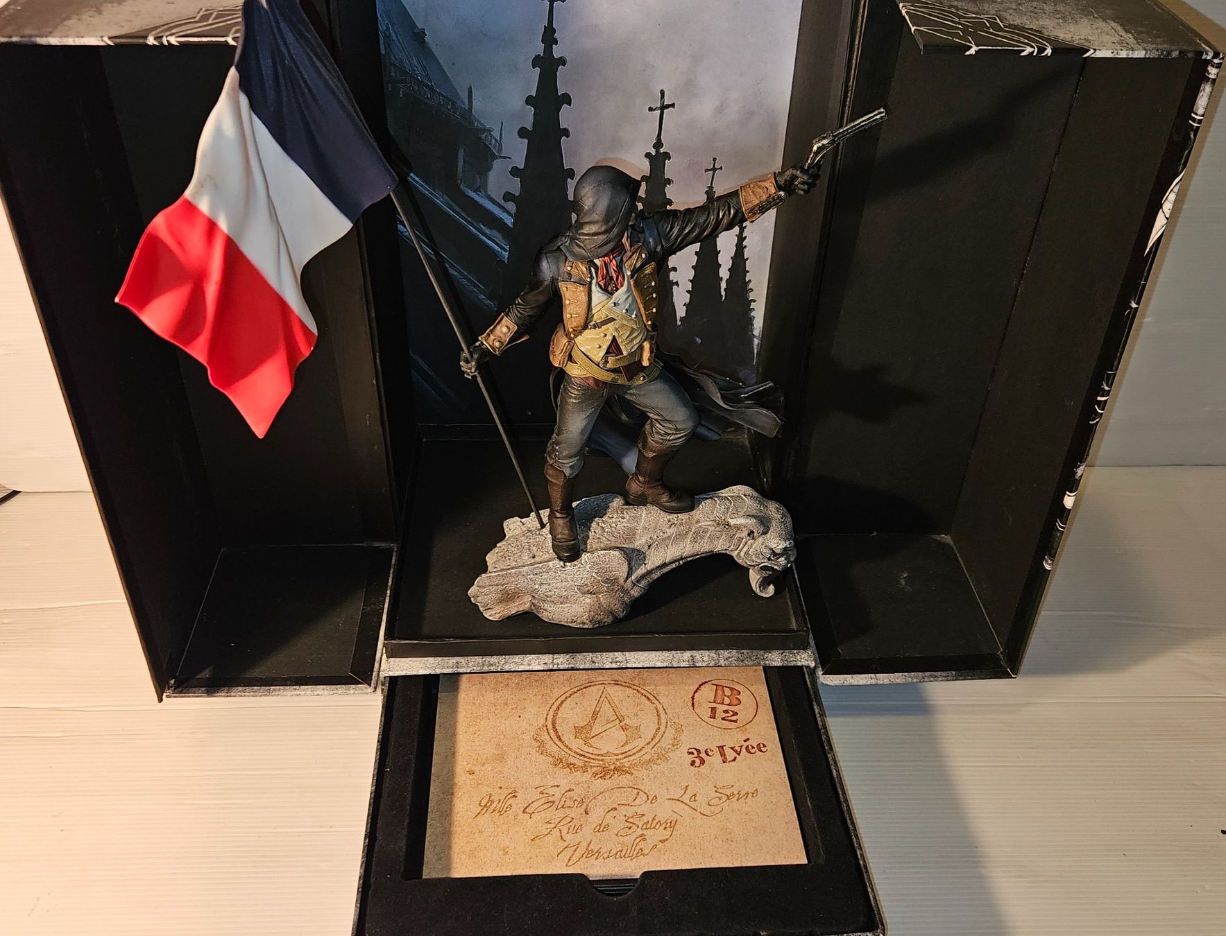 Statuette: Assassin's Creed UNITY Notre Dame Figur – Usato da Münchenstein venduto da vitalfit 6