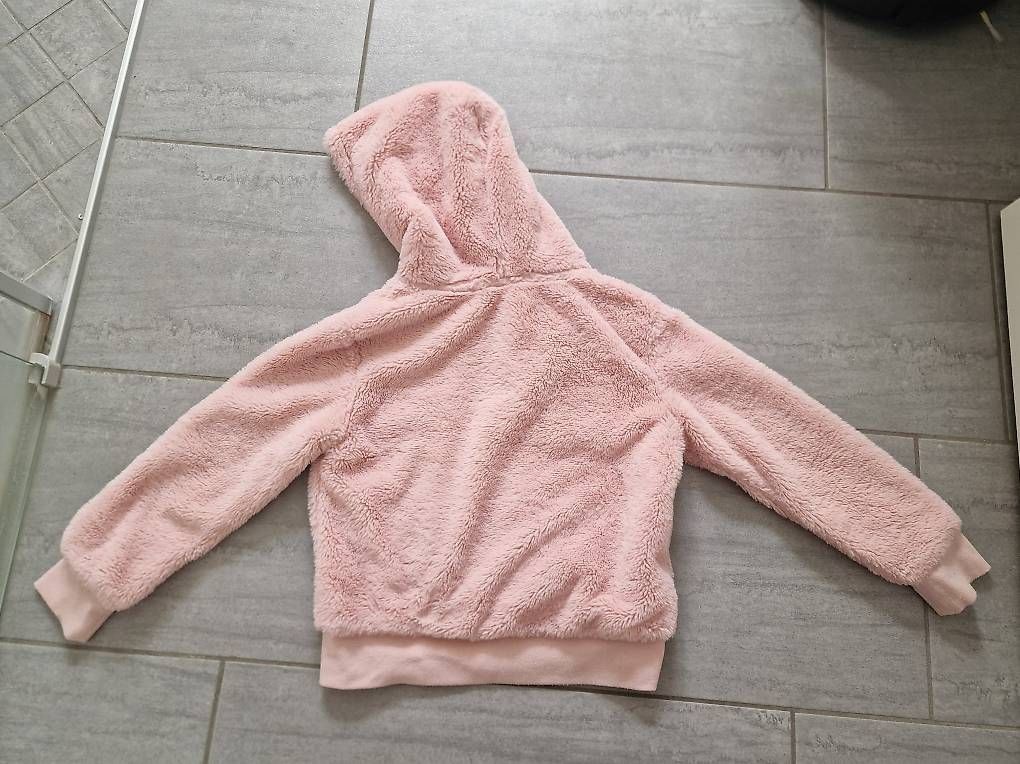 Giacche & Cappotti: Flauschige Jacke Gr. 134 – Usato da Würenlingen venduto da Nicole3671 1