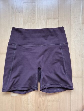 H&M Move SoftMove Sportshorts Damen Gr. M Braun