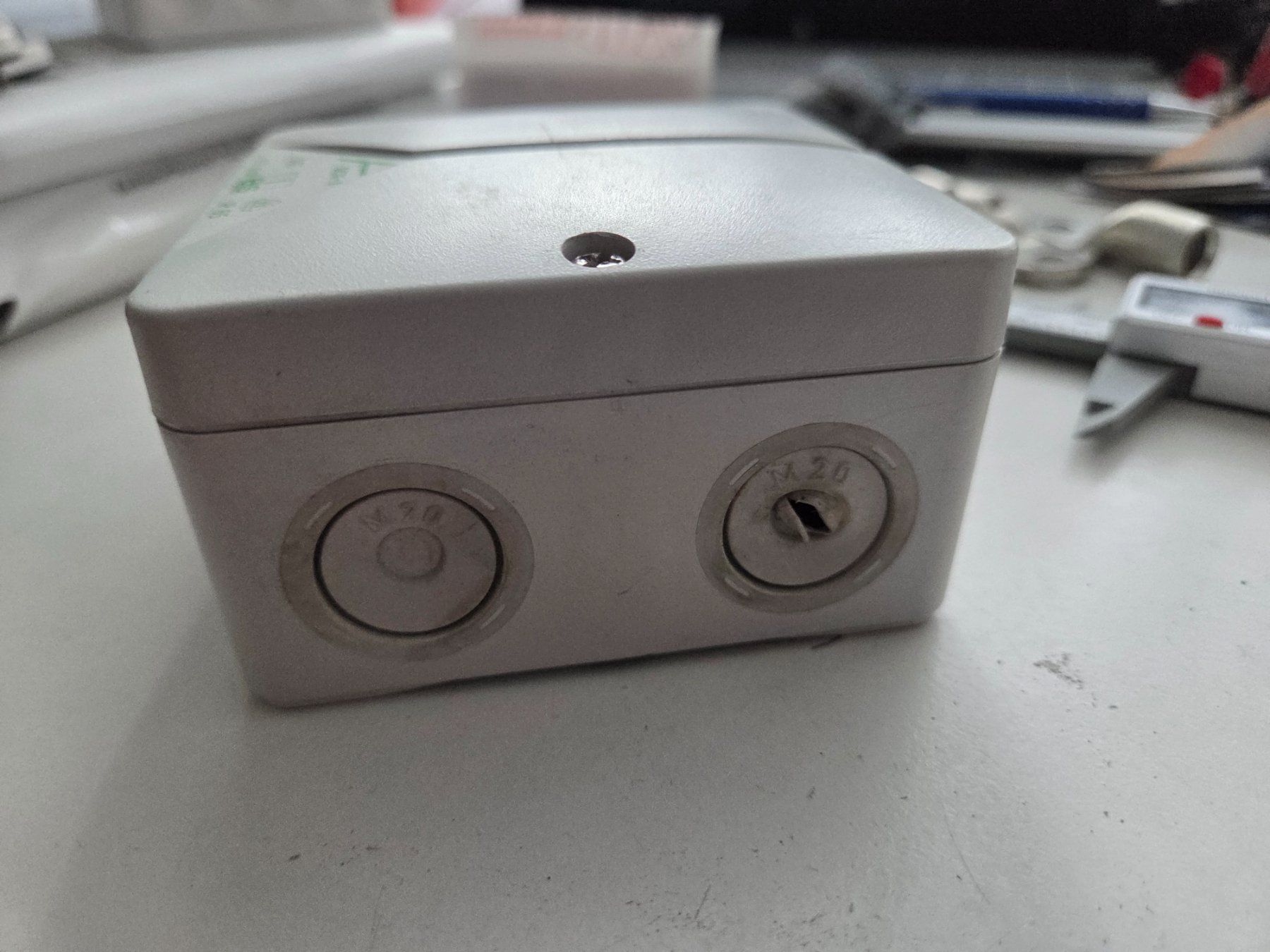 Alimentazione elettrica: Els, Abzweigdose 90 x 90 x 40, grau – Usato da Zürich venduto da eymen20 3