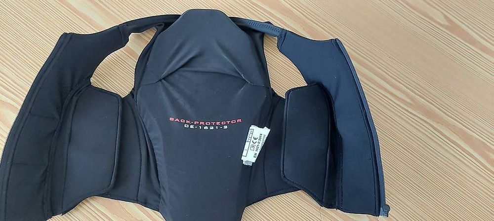 Protections: Steeds Rückenprotektorweste – D'occasion à Hellikon par maho10