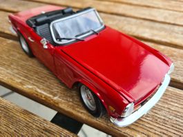 BRITAINS ERTL TRIUMPH TR6