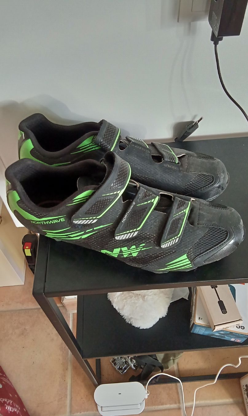 Northwave Scarpe da uomo: Northwave Radschuhe plus Klick Pedale – Usato da Bonstetten venduto da Lazerguyi