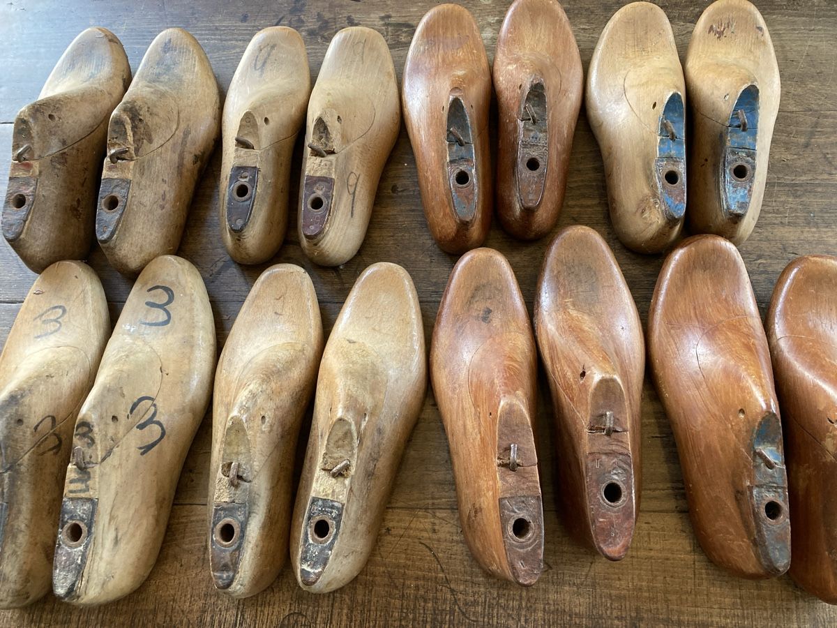 Articoli in legno: Holz Schuhleisten 8 Paare – Usato da Zürich venduto da Mueschelmau 8