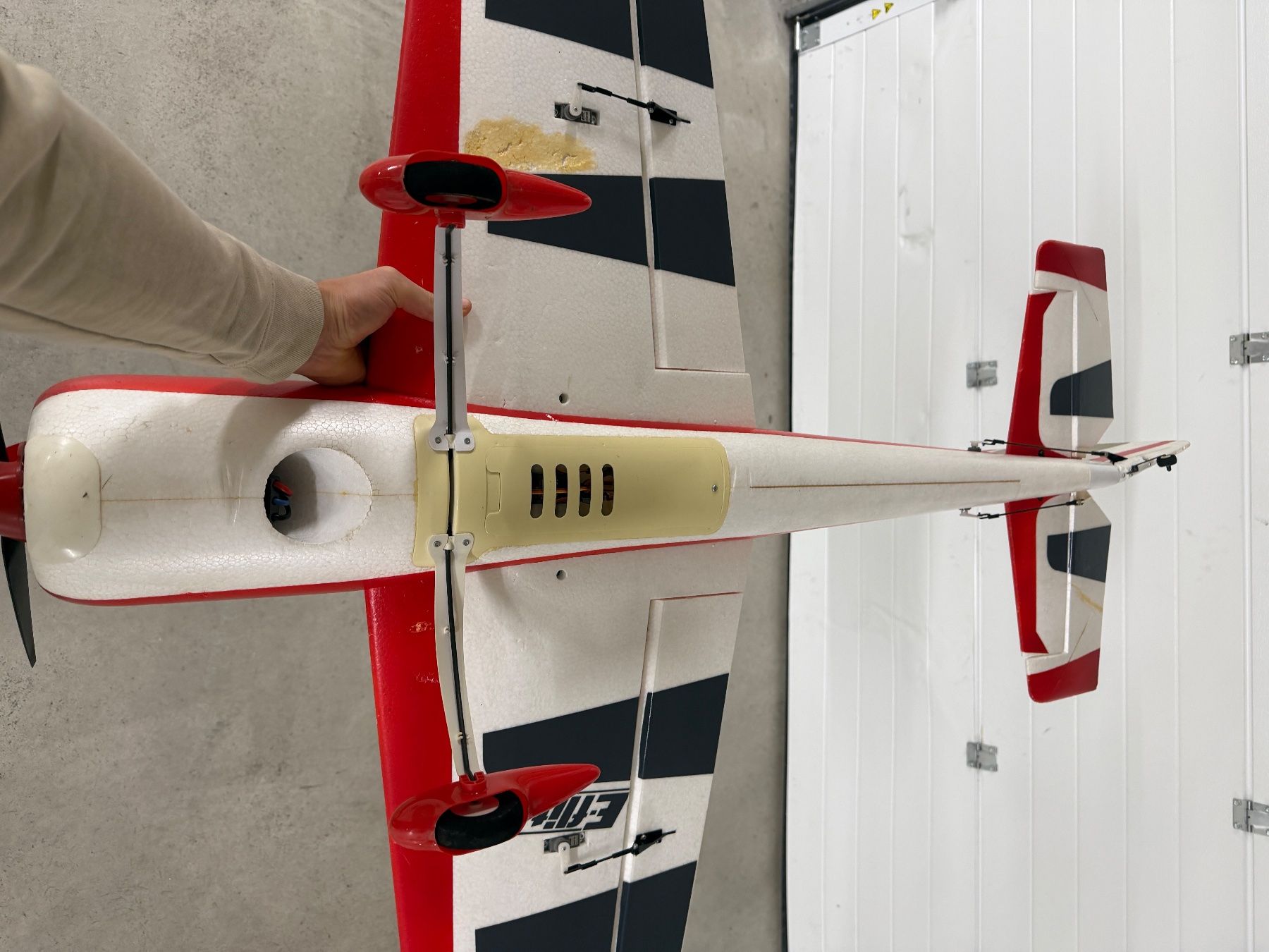 RC Modellbau: 4 RC-Modellflugzeuge: E-flite Yak 54, Dynam Smart, Multiplex – Gebraucht aus Zullwil von eliapuch 4