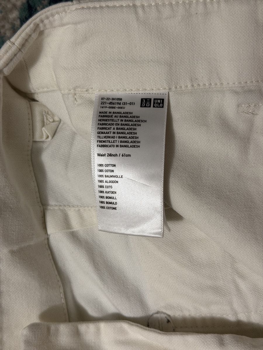 Uniqlo Pantalons: Pantalon UNIQLO Blanc Cassé  – D'occasion à Cortaillod par Glltn.leane 5