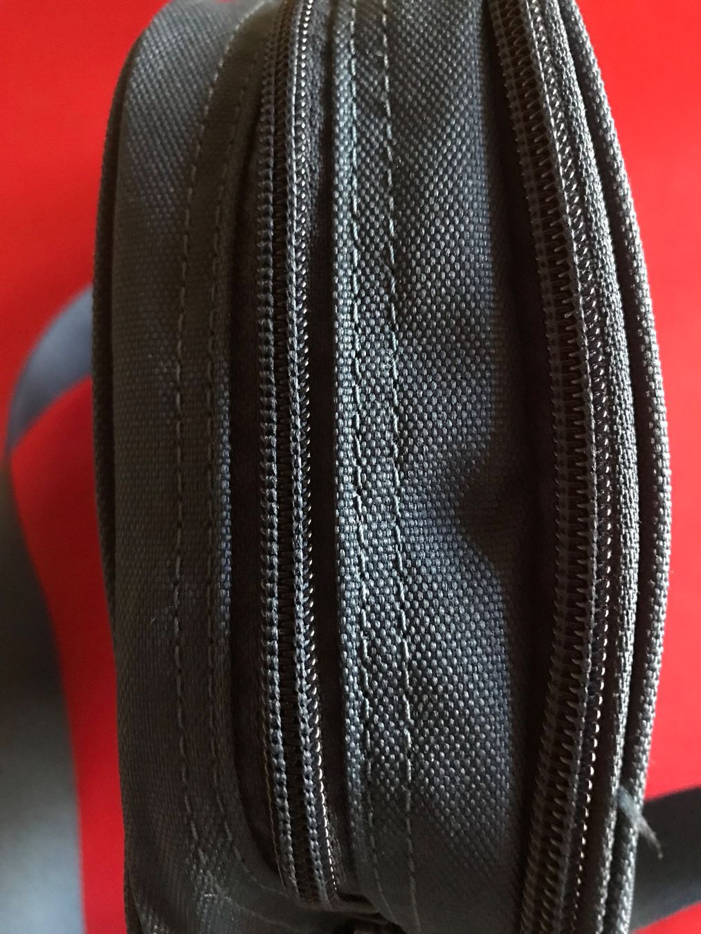 Borse da donna: Tasche robuste dunkelblaue Umhängetasche CONVERSE – Nuovo (secondo la descrizione) da Däniken SO venduto da allerlei54 4