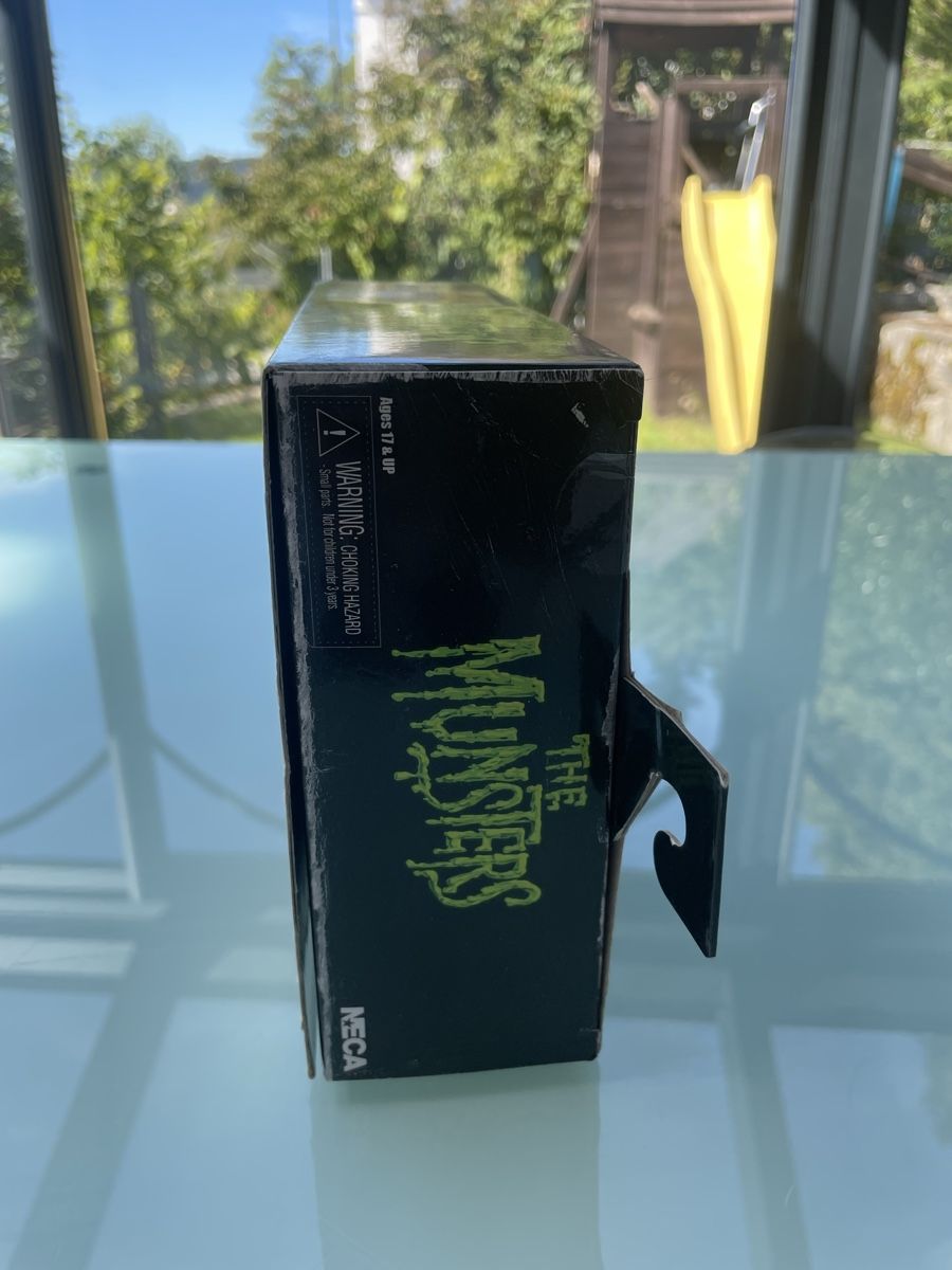 Statuette: Figurine Neca the munster the count  – Nuovo e nell'imballaggio originale da Les Brenets venduto da serialdrink 6