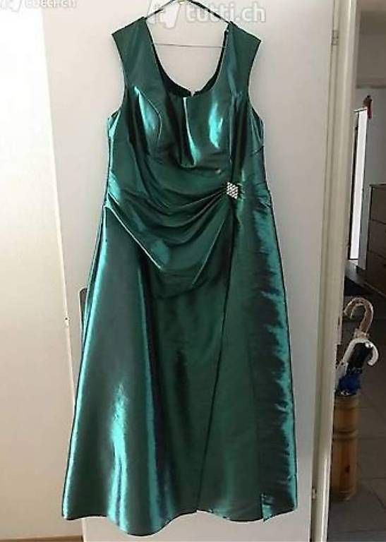 Kleider: Abendkleid  – Gebraucht aus Ittigen von football102013