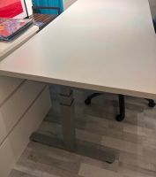 Steh-Sitz-Schreibtisch elektrisch verstellbar