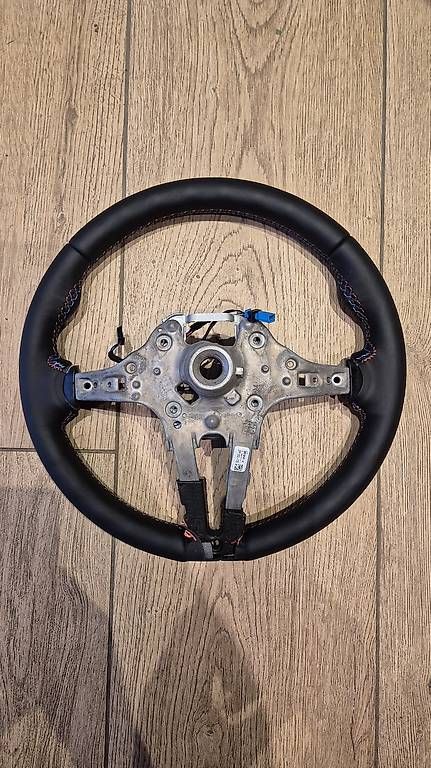 Toutes les pièces auto: BMW M2 COMPETITION Lenkrad M nähte – D'occasion à Lupsingen par Schakal93 2