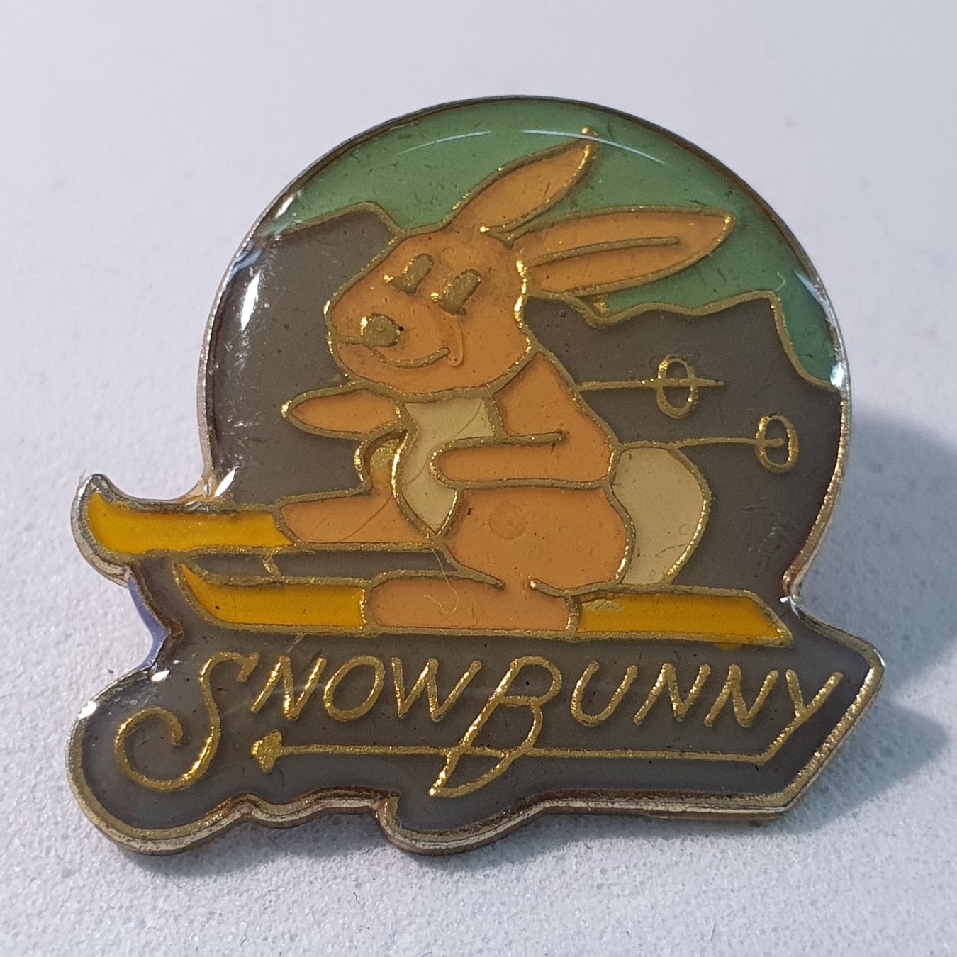 Placchette & Badge: AA149 - Pin Schneehase  Snow Bunny – Usato da Reinach BL venduto da Boston-Verkauf