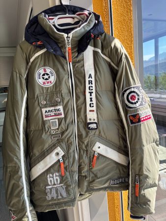 Bogner Skijacke  Gr. XL, abnehmbare Kapuze, viele Detail