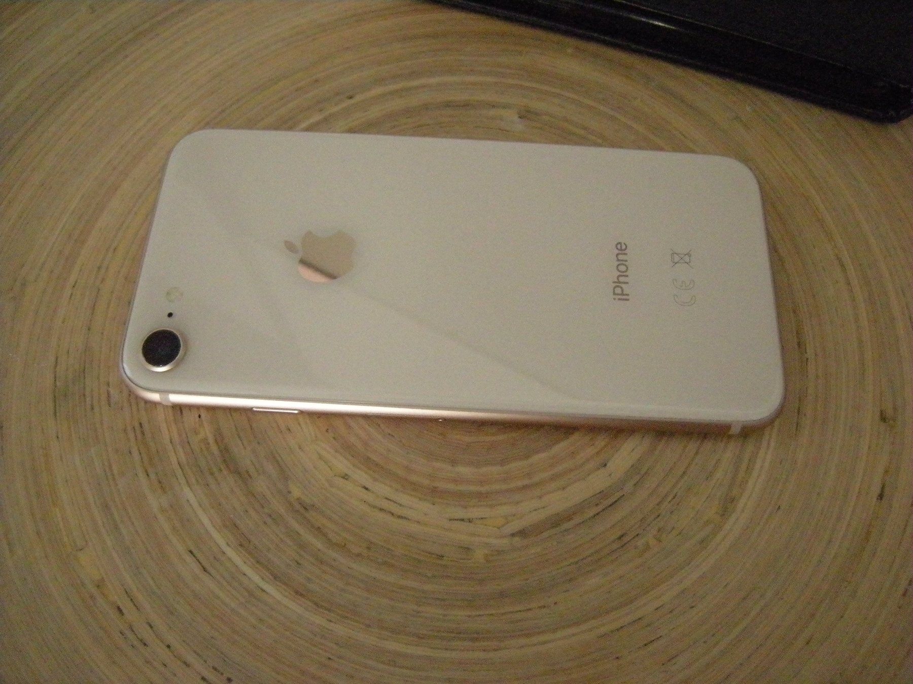 Apple Telefoni cellulari / Smartphones: Handy Apple iPhone 8 inkl. Leder Case – Usato da Holziken venduto da Rupe 2