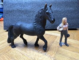 Schleich Pferd Friese mit Frau