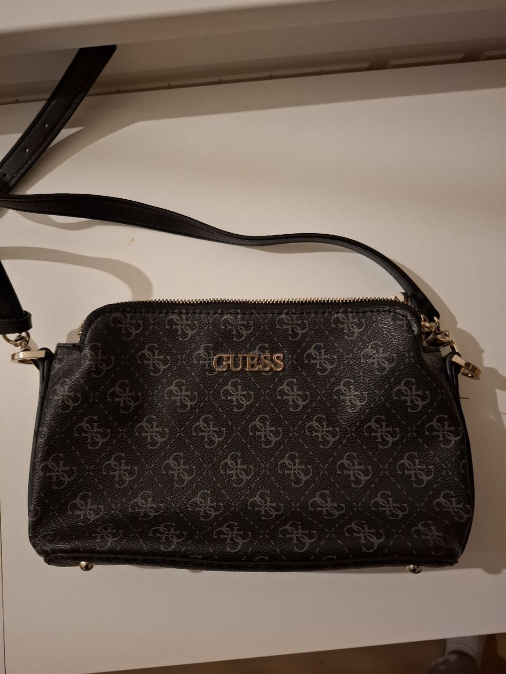 Guess Taschen für Damen: Sac Guess – Gebraucht aus La Chaux-de-Fonds von emm_9r5v 1