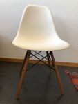 Vitra DSW Eames Plastic Side Chair weiss