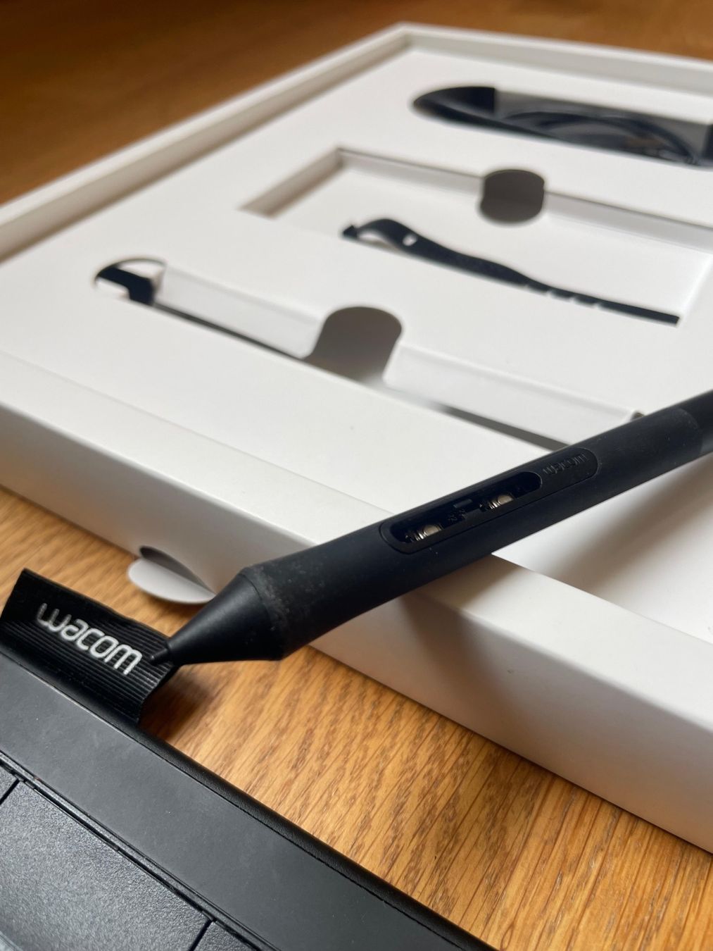 Wacom Tablet PC: Wacom Grafiktablett Intuos M Bluetooth – Usato da Bern venduto da respublica 4