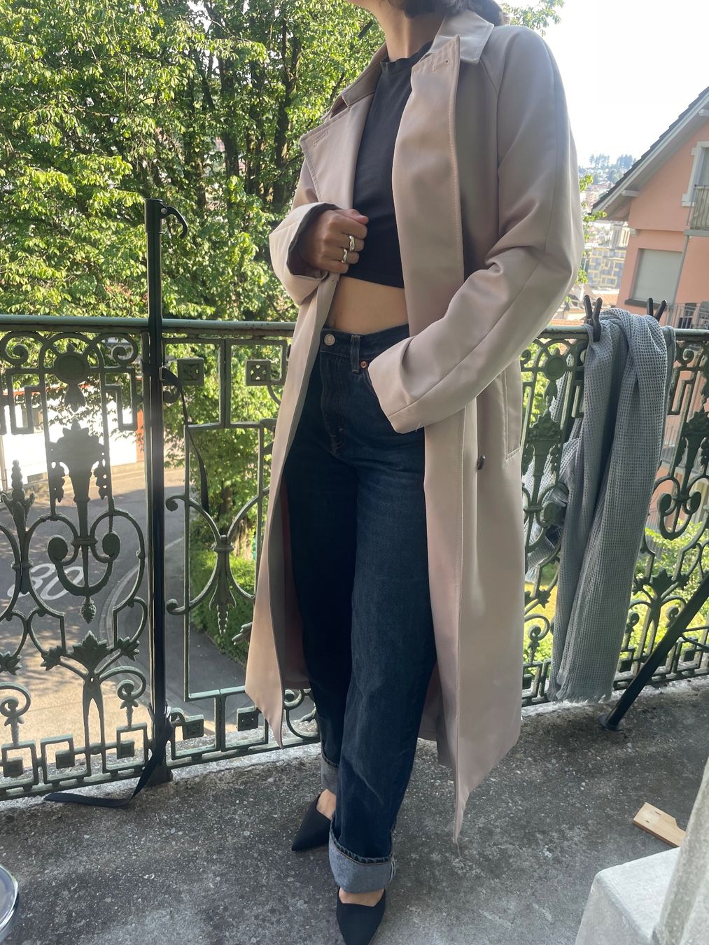 H&M Cappotti: Klassischer Beige Trenchcoat - Grösse XS – Nuovo e nell'imballaggio originale da St. Gallen venduto da ruettimann.camilla