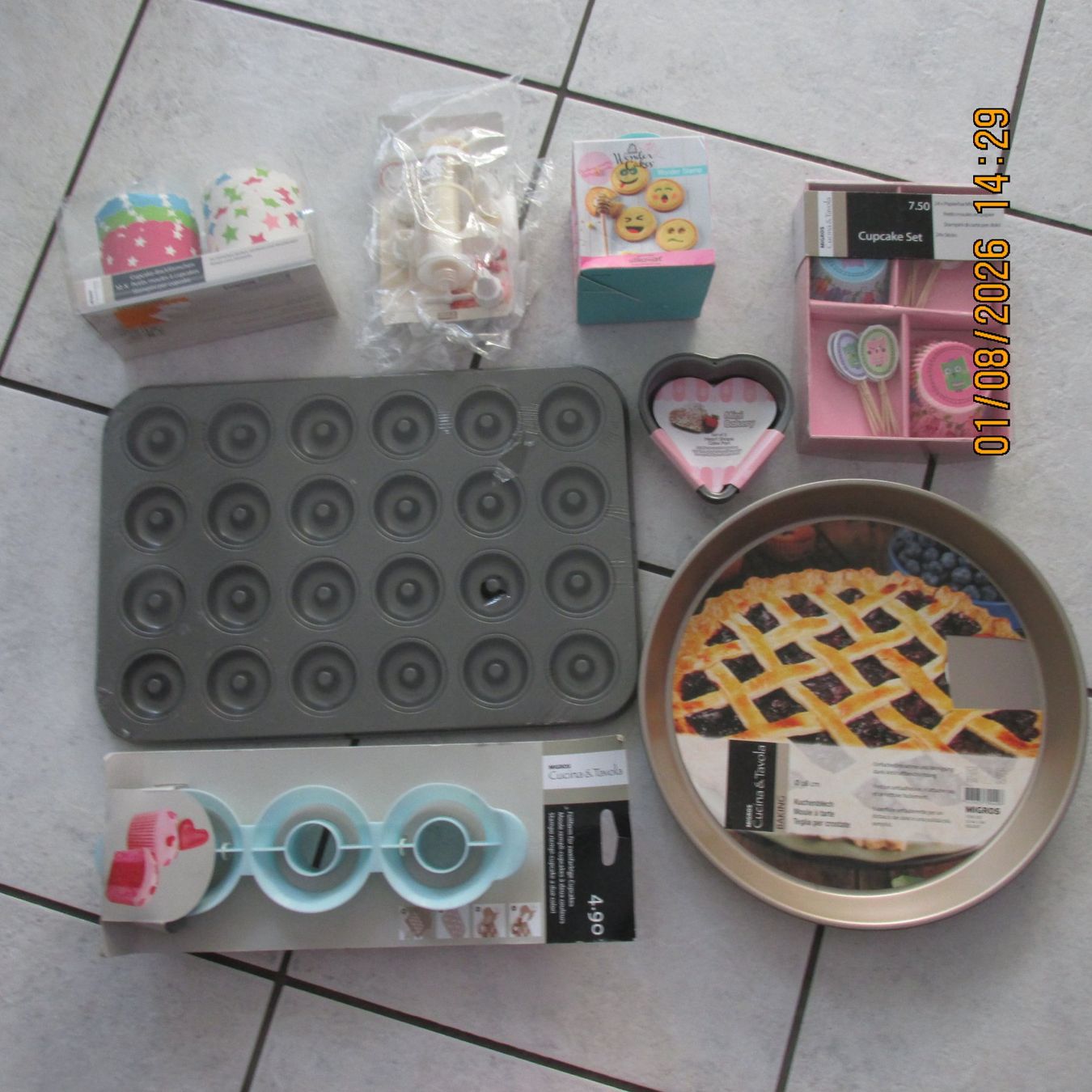 Backformen: Backform Set 15 Mulden Donut 4 Cupcake Formen neuware – Neu (gemäss Beschreibung) aus Galgenen von Forflowers 1