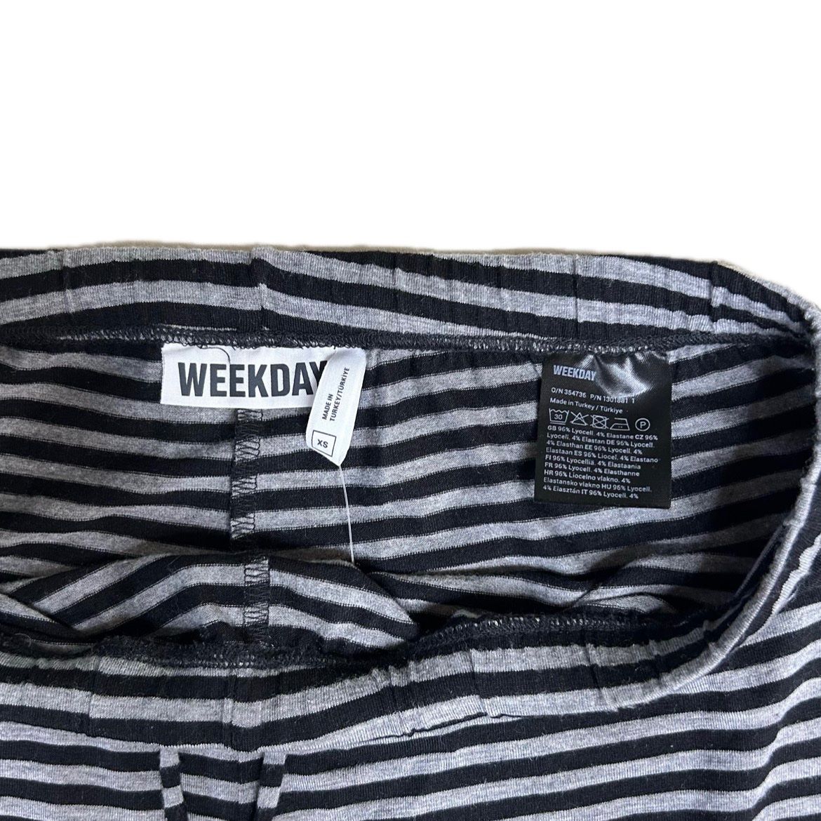 Weekday Pantaloni: Weekday Pants – Usato da St. Gallen venduto da look-twice 4