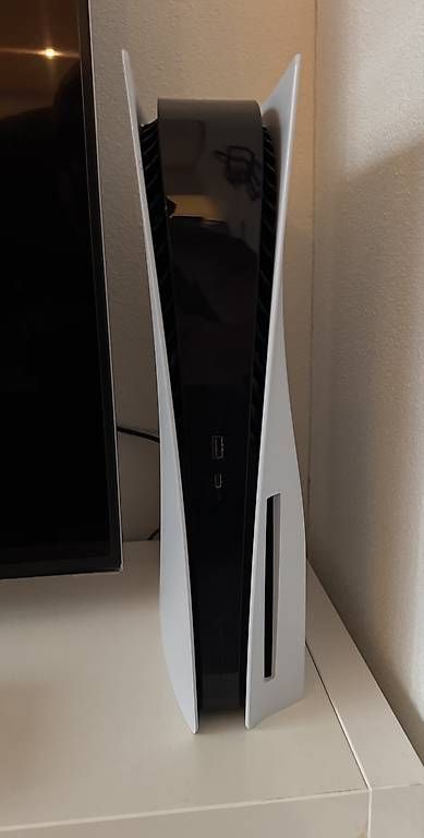 Console: Playstation 5 inkl. 1 Controller – Usato da Knutwil venduto da caroopalgol 1