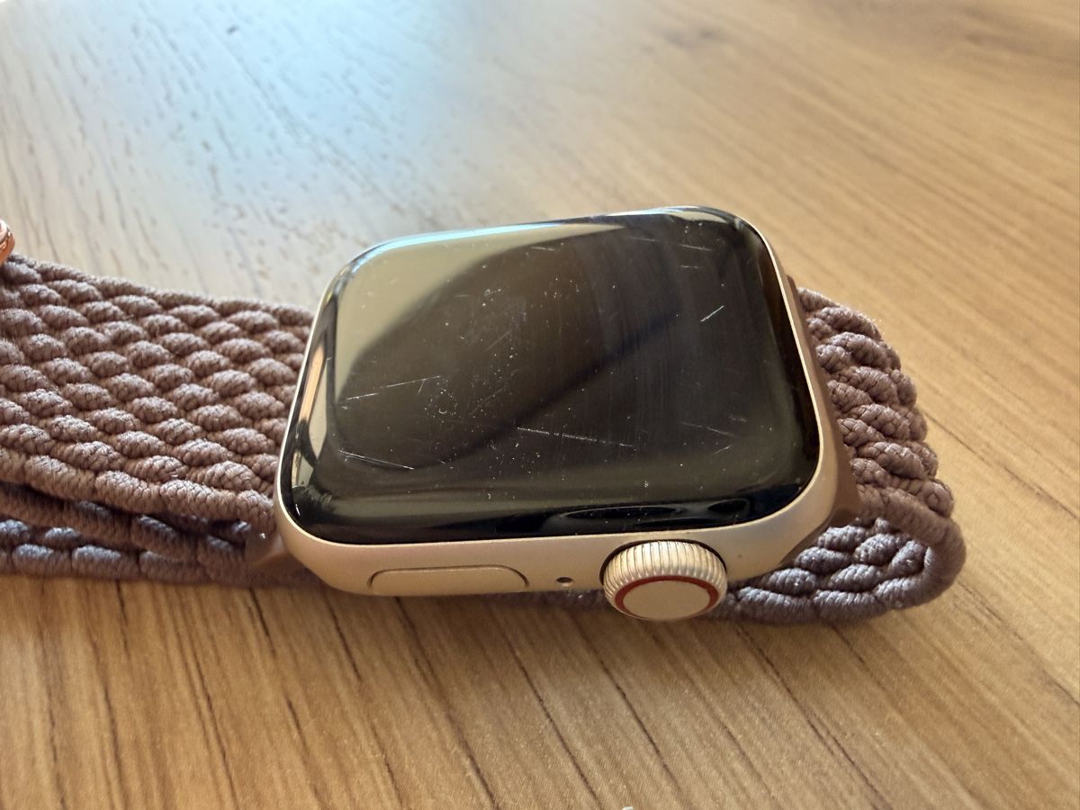 Apple Smartwatch: Apple Watch SE 2. Gen. 40 mm GPS & Cellular – Usato da Ellikon an der Thur venduto da ClaudiaL. 1