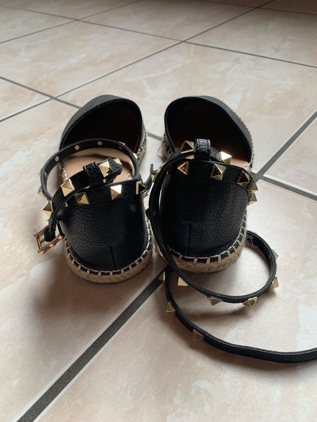 Scarpe da donna: Sandales fermées – Usato da Courrendlin venduto da loko2910 2