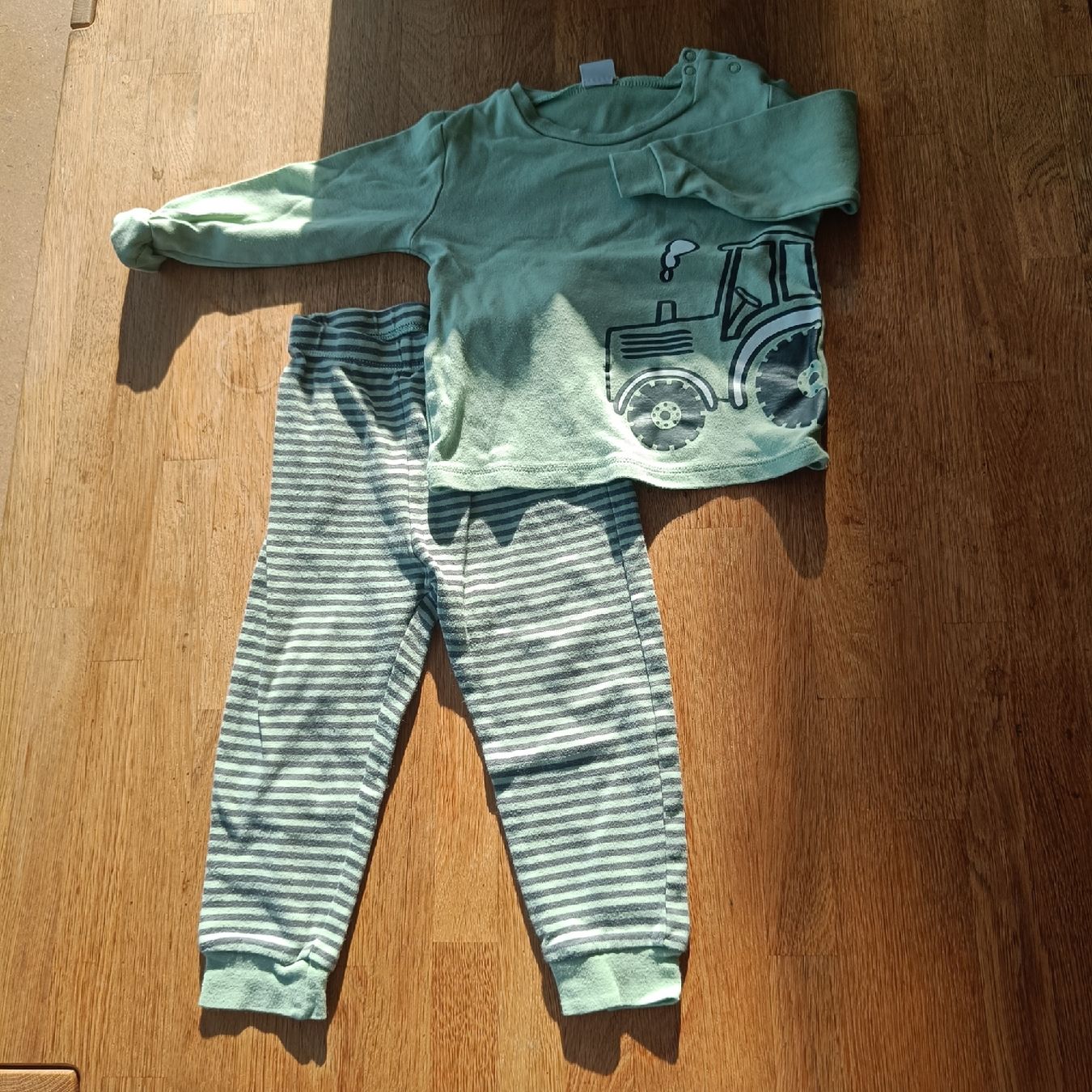 Pyjamas: Pyjama Grösse 92 – D'occasion à Jaberg par urig17.