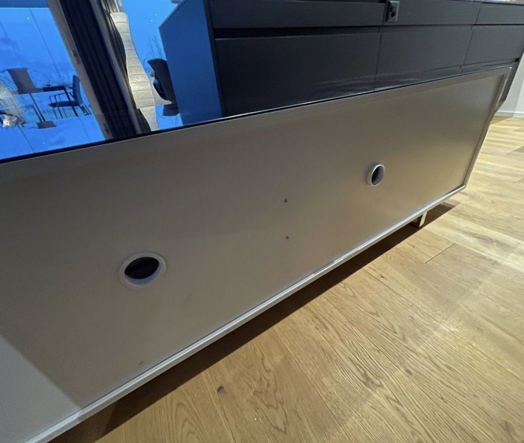 Mobili TV: TV MÖBEL WEISS HOCHGLANZ MIT GLASPLATTE – Usato da Buchs SG venduto da leevin01 3