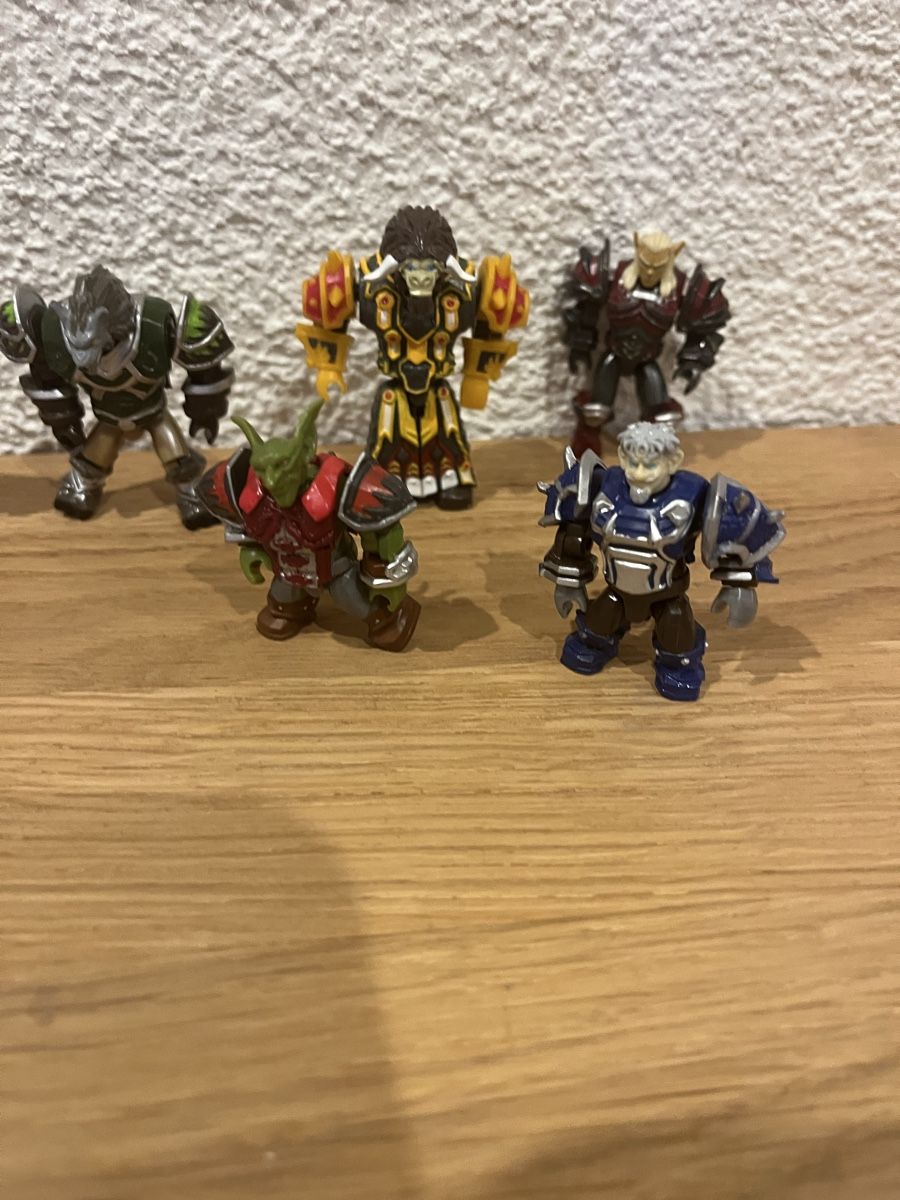 Figuren: World of Warcraft mini Figuren – Gebraucht aus Neerach von fuz_8d7l 8