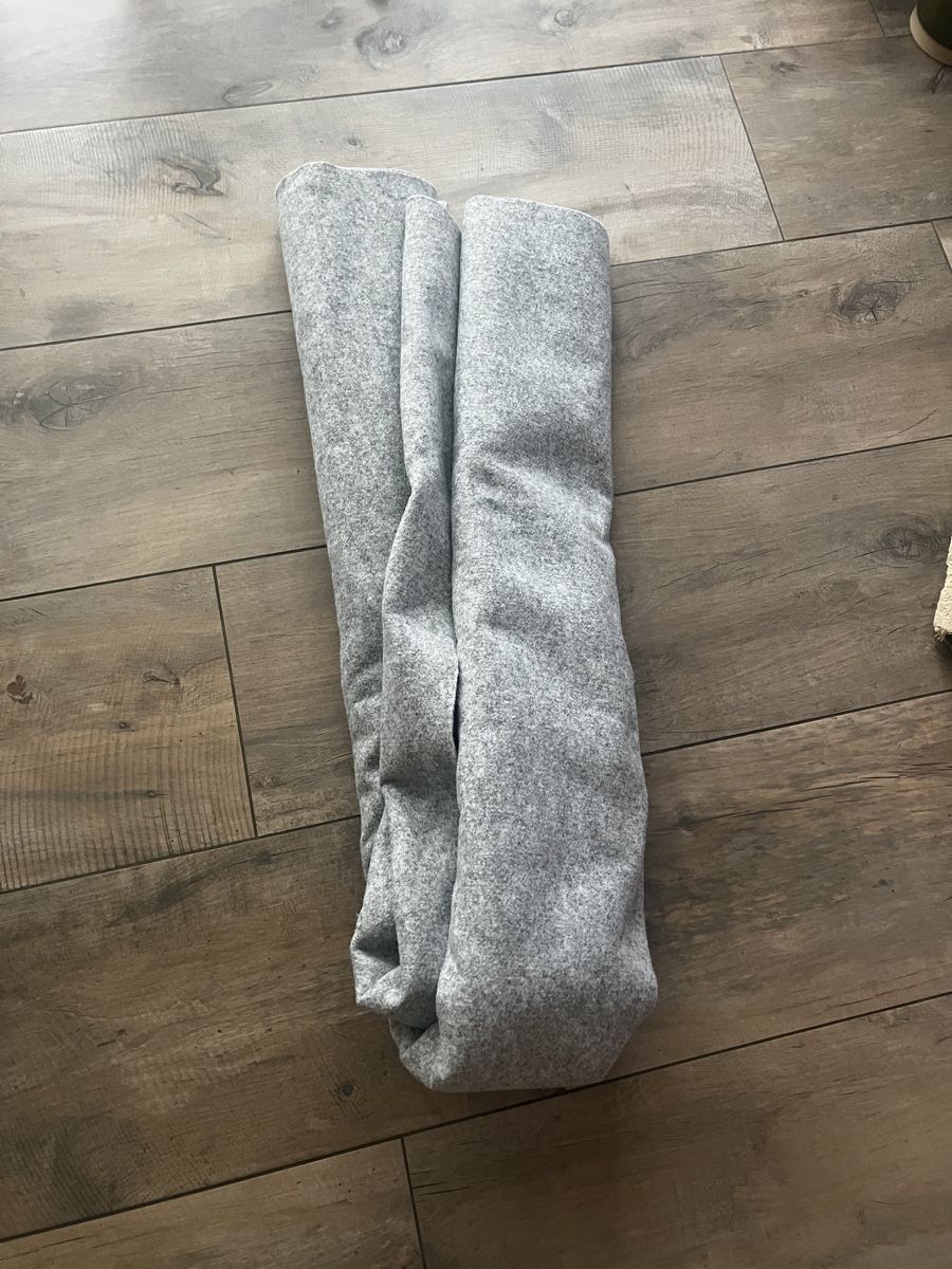 Tessuti: Filzstoff grau 200x207 cm  – Nuovo (secondo la descrizione) da Niederglatt ZH venduto da Kati_Secondhand 2