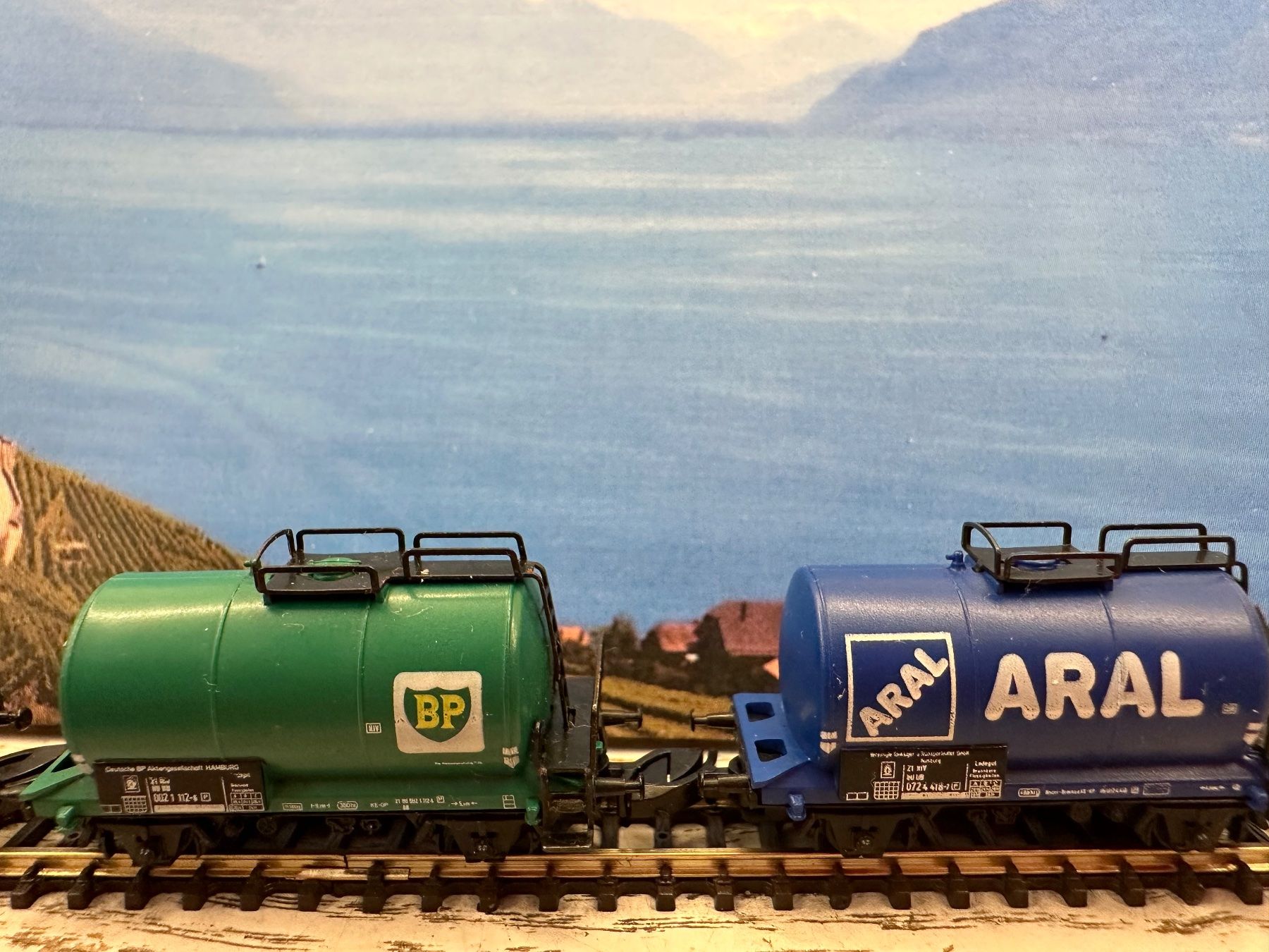 Märklin Modelleisenbahnen: Märklin 8842 DB BR 111 Tankzug – Gebraucht aus Lupsingen von New-Haven 4