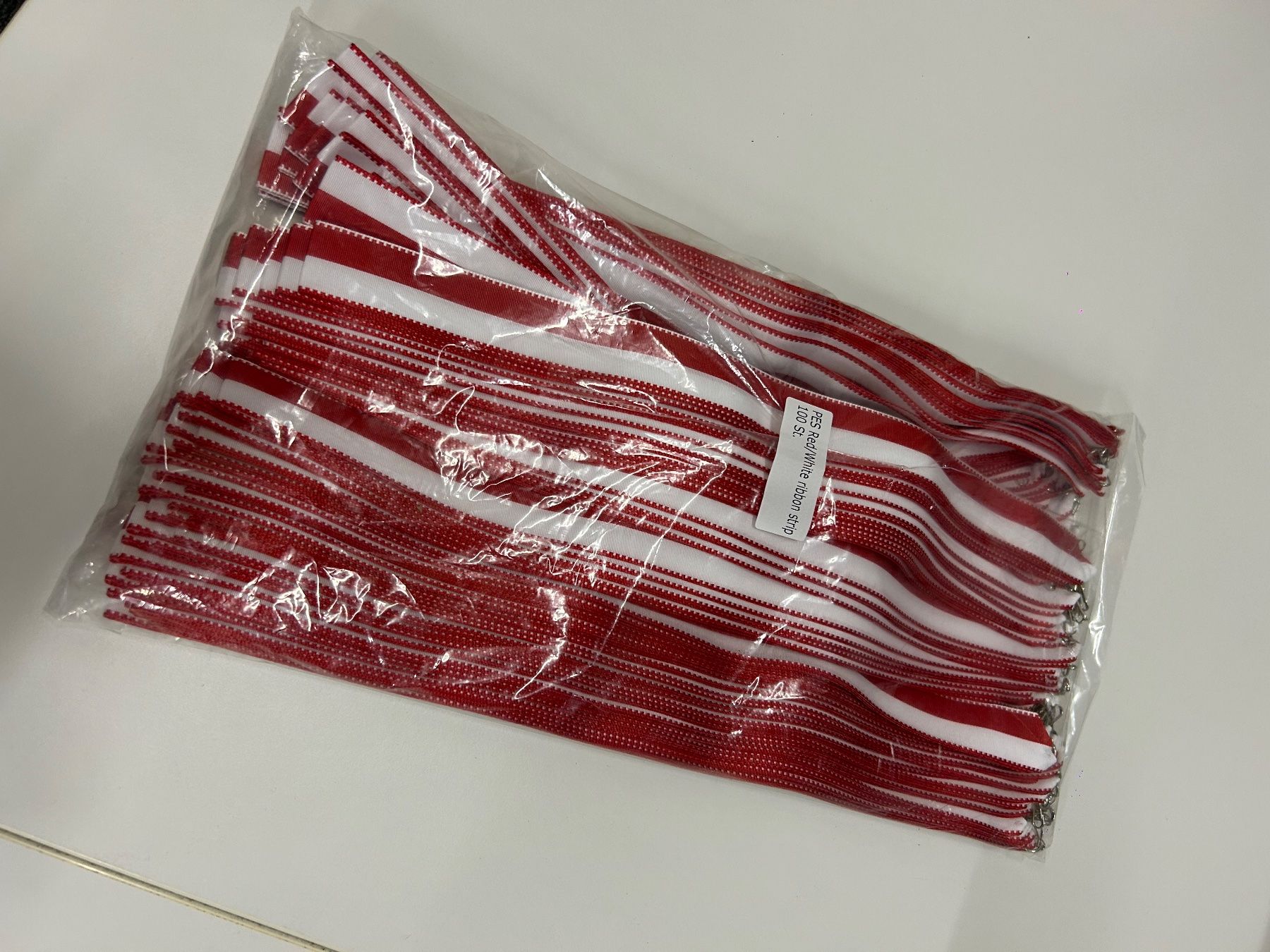 Nastri decorativi: 100 Stk. Medaillenband rot/weiss – Nuovo e nell'imballaggio originale da Küttigen venduto da inf_ks6t
