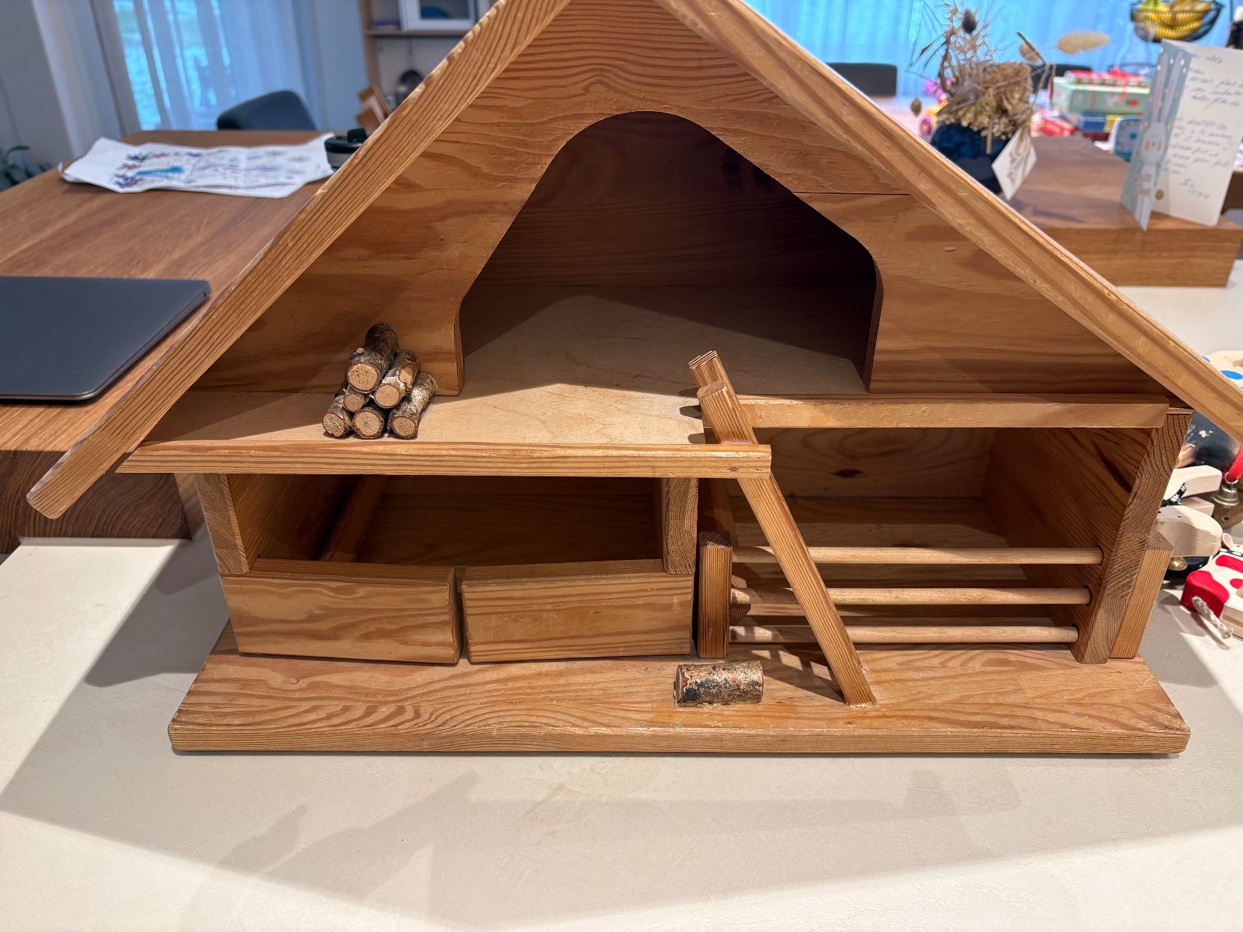 Trauffer Spielzeuge: Holzstall mit viele Tiere – Gebraucht aus Bad Ragaz von isa_r2x2