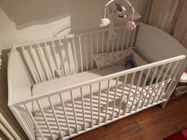 Lit bébé avec matelas