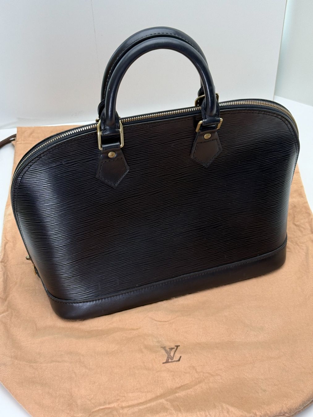 Louis Vuitton Borse da donna: Classique Louis Vuitton Alma Epi PM + cadena, clé, dust bag – Usato da Genève venduto da rosebud635 1