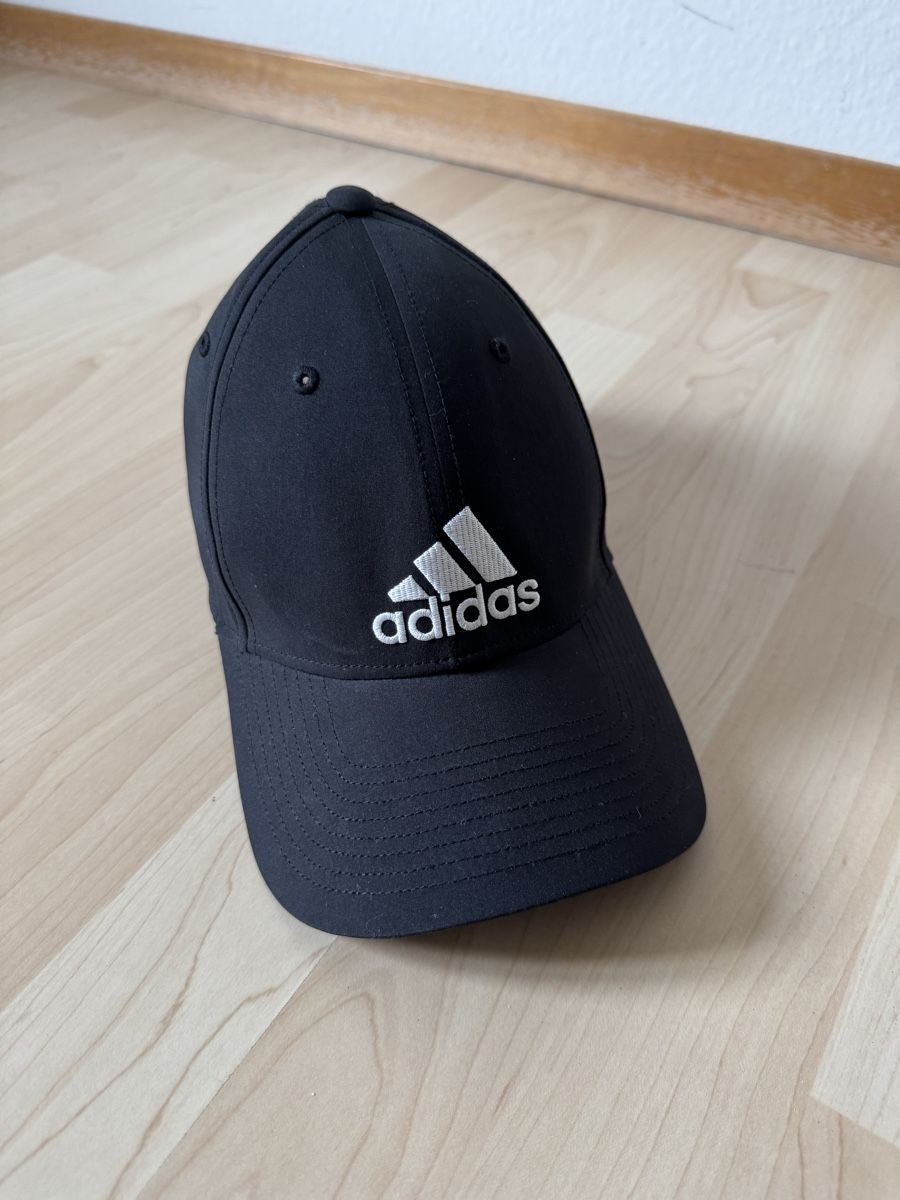 Adidas Copricapi, berretti & cappellini: Casquette Adidas noire – Usato da Villeret venduto da bys_k95b