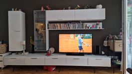 Wandmöbel-Set weiss mit grossem TV-Möbel, top Zustand!