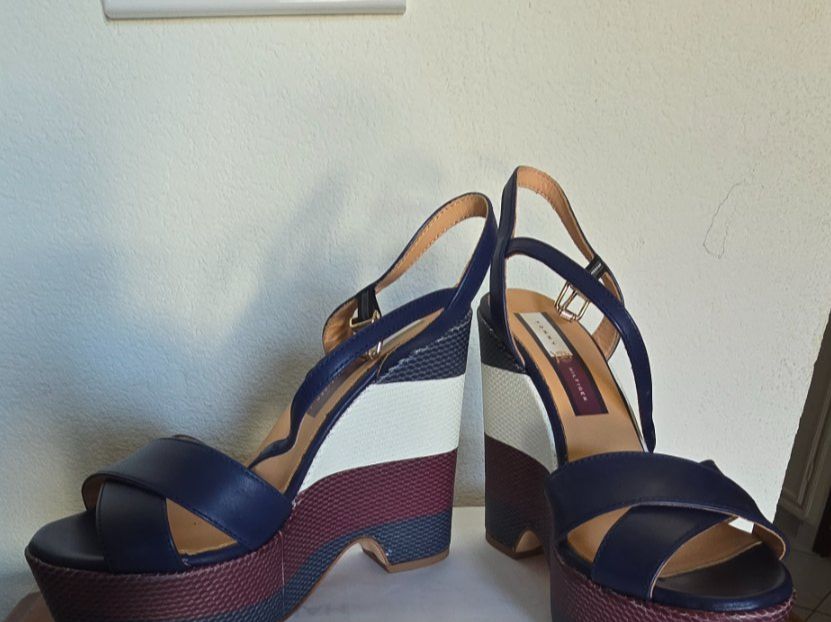 Tommy Hilfiger Scarpe da donna: Tommy Hilfiger Sandals, size 39 – Nuovo e nell'imballaggio originale da Spreitenbach venduto da Breezyel 1