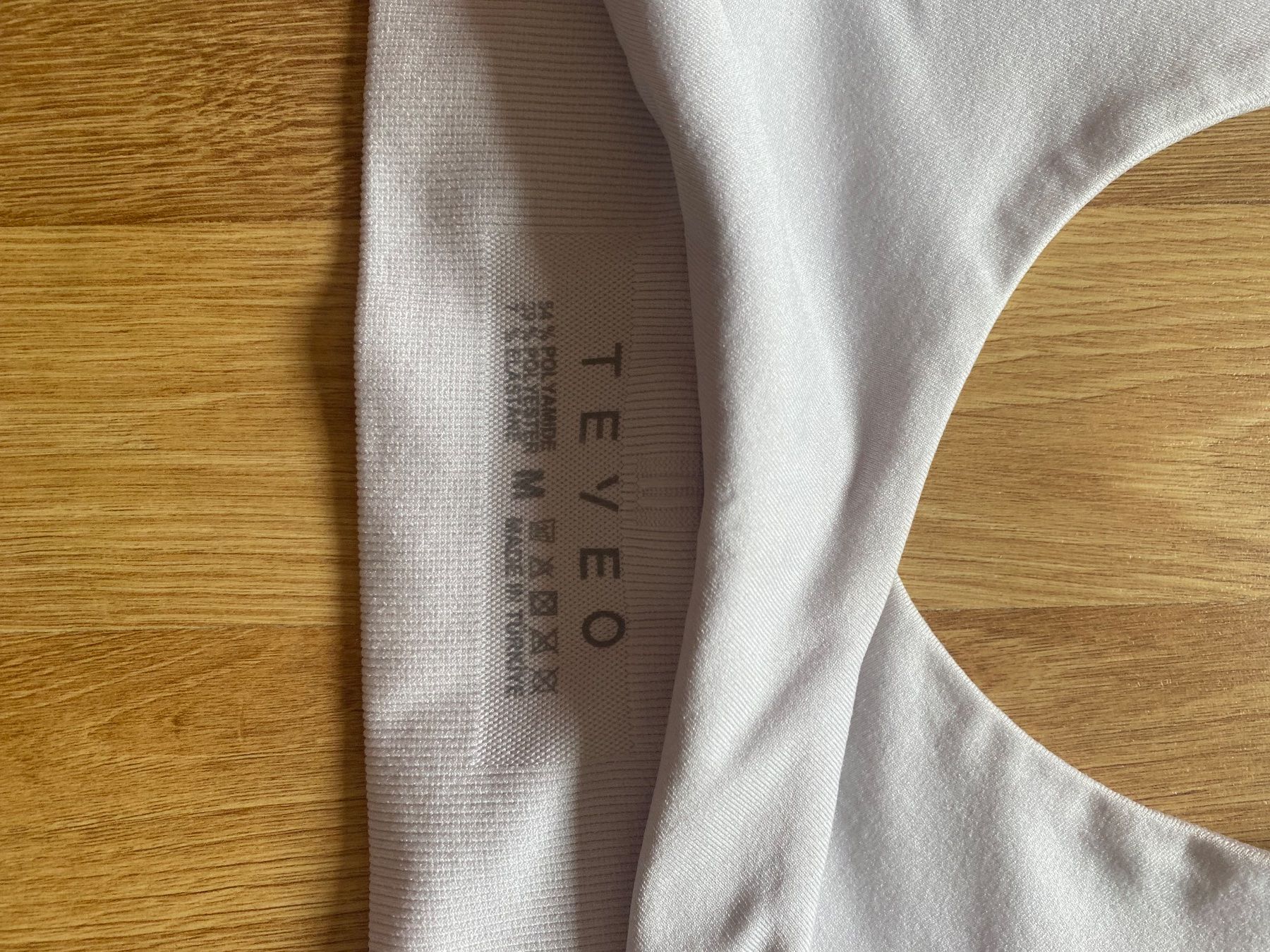 Teveo Tops: signature twisted bh teveo – D'occasion à Bern par liv_km2r 1