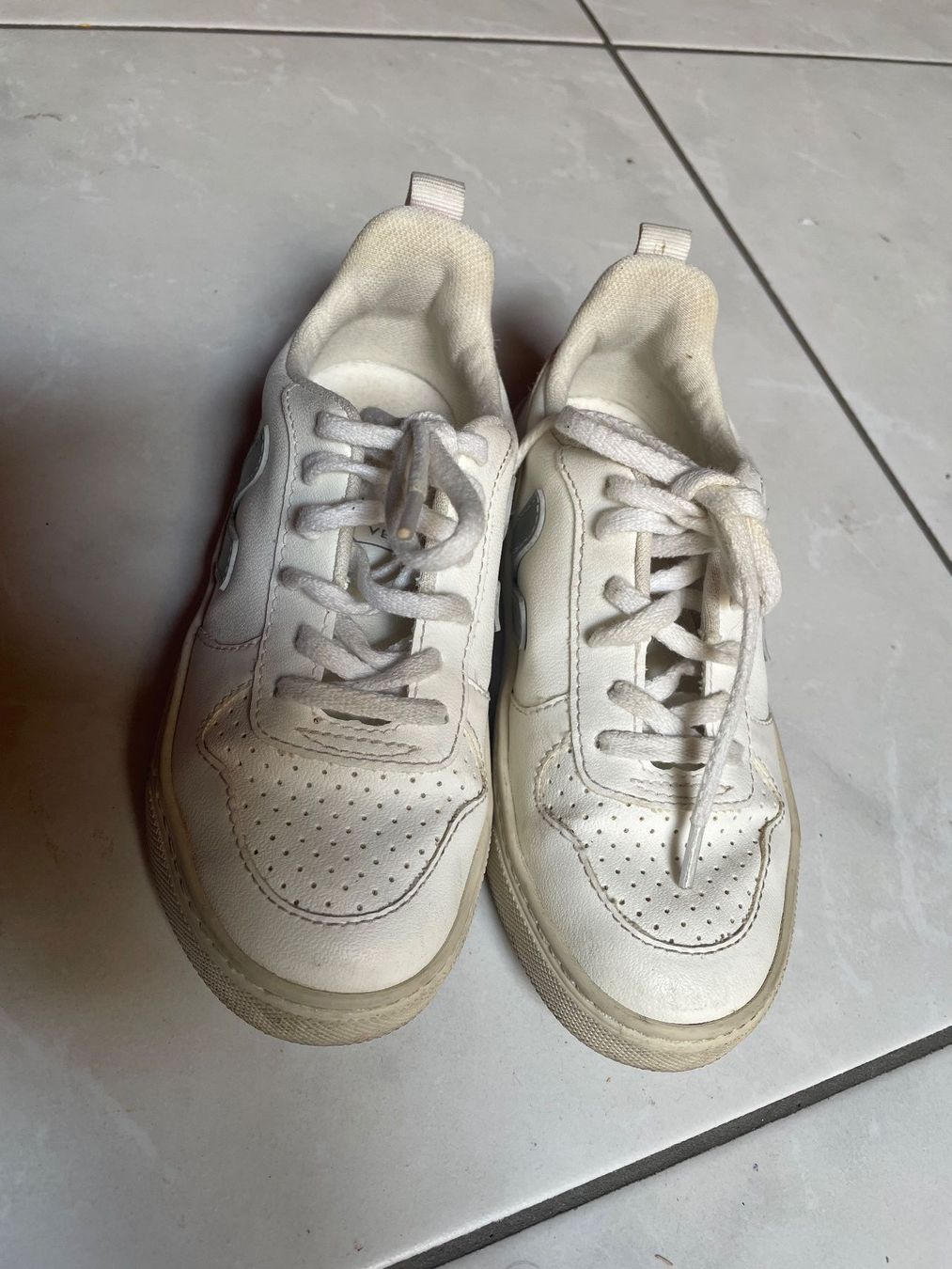 Veja Chaussures garçon: Veja Kindersneaker Grösse 31 – D'occasion à Malans GR par joa_pq8f 1