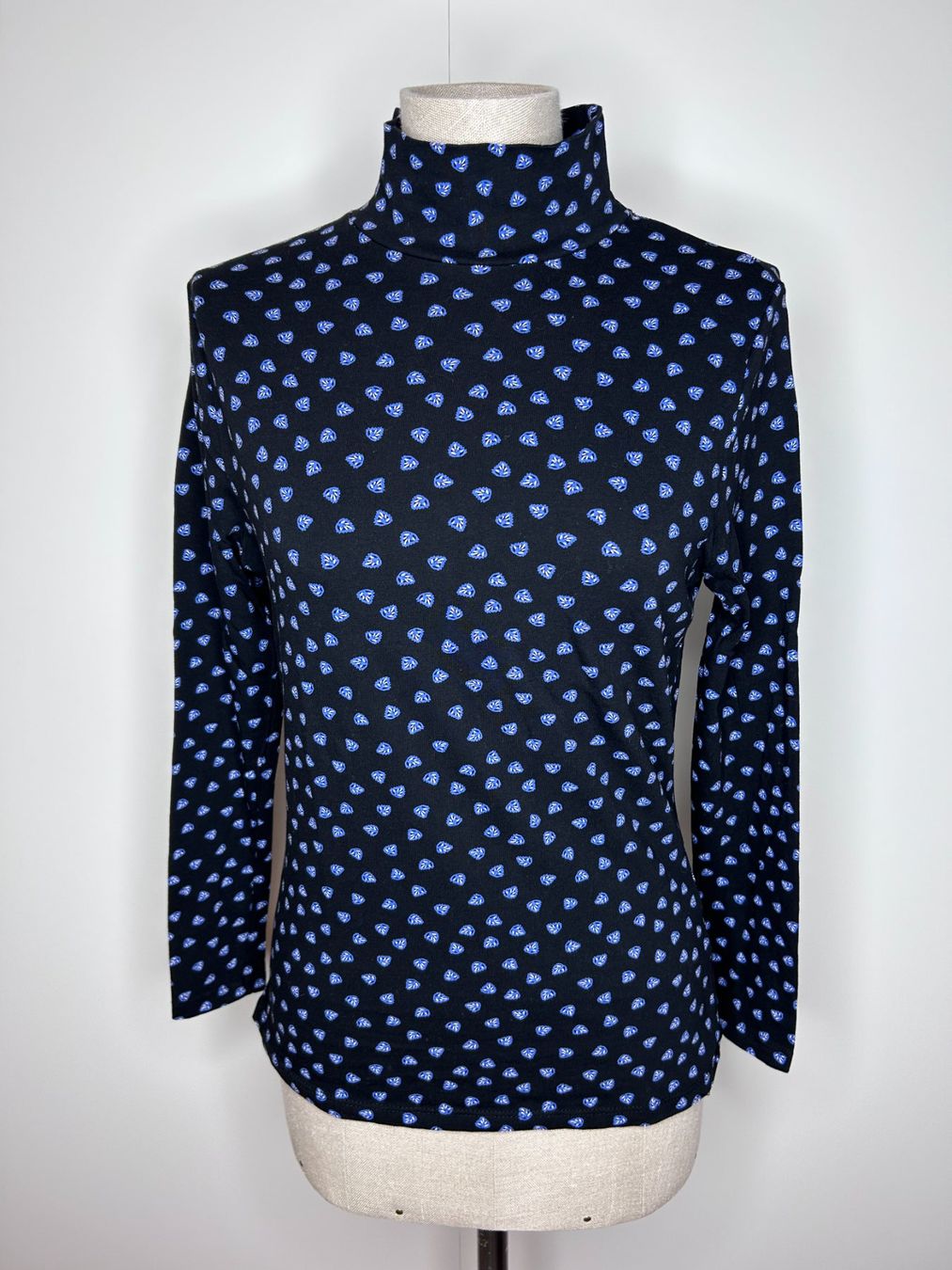 H&M T-shirt: Marks & Spencer Turtleneck Top – Usato da St. Gallen venduto da look-twice