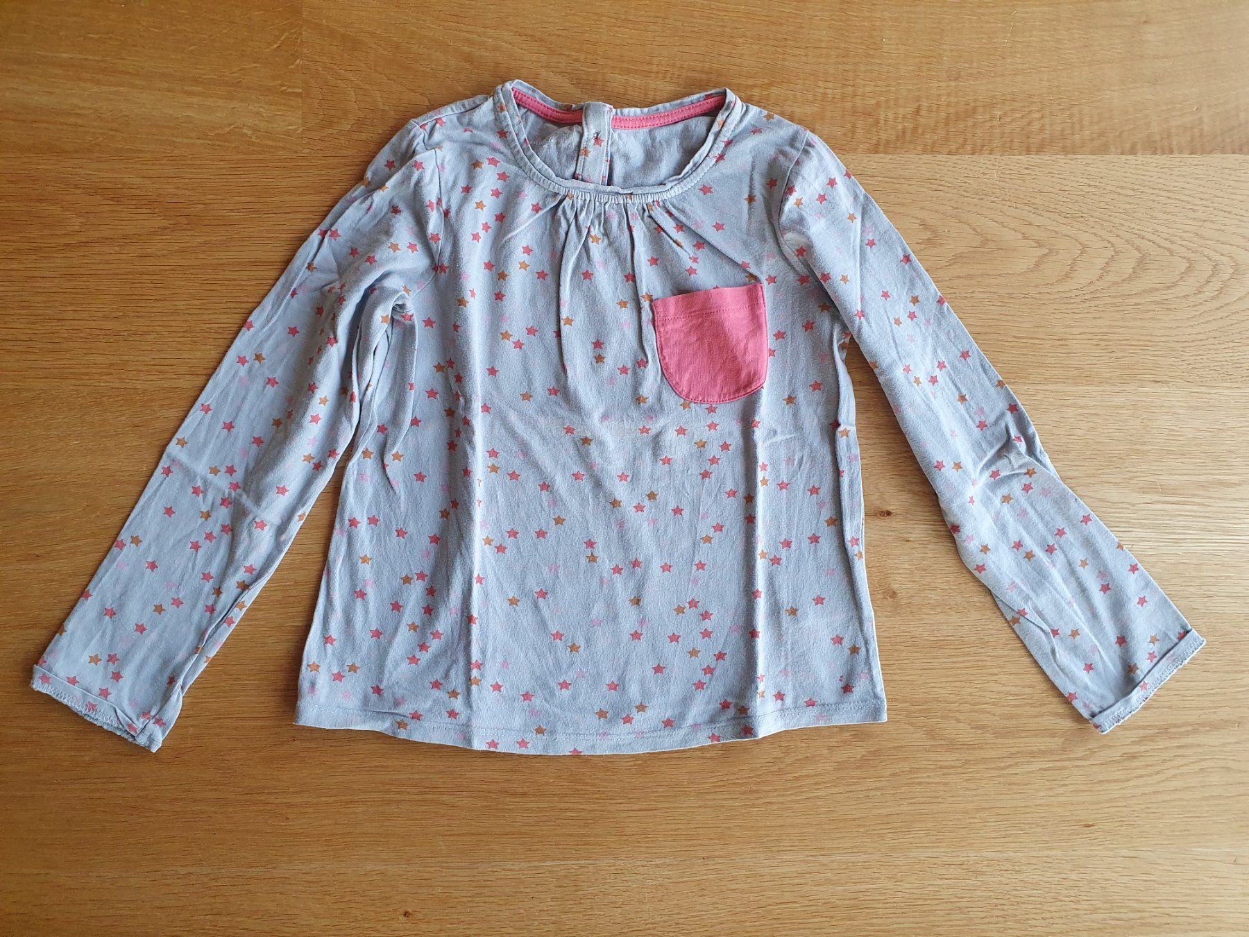 Vertbaudet Blusen, T-Shirts & Tops: Vertbaudet Shirt langarm mit Sternen Gr. 128 – Gebraucht aus Villars-sur-Glâne von richardette