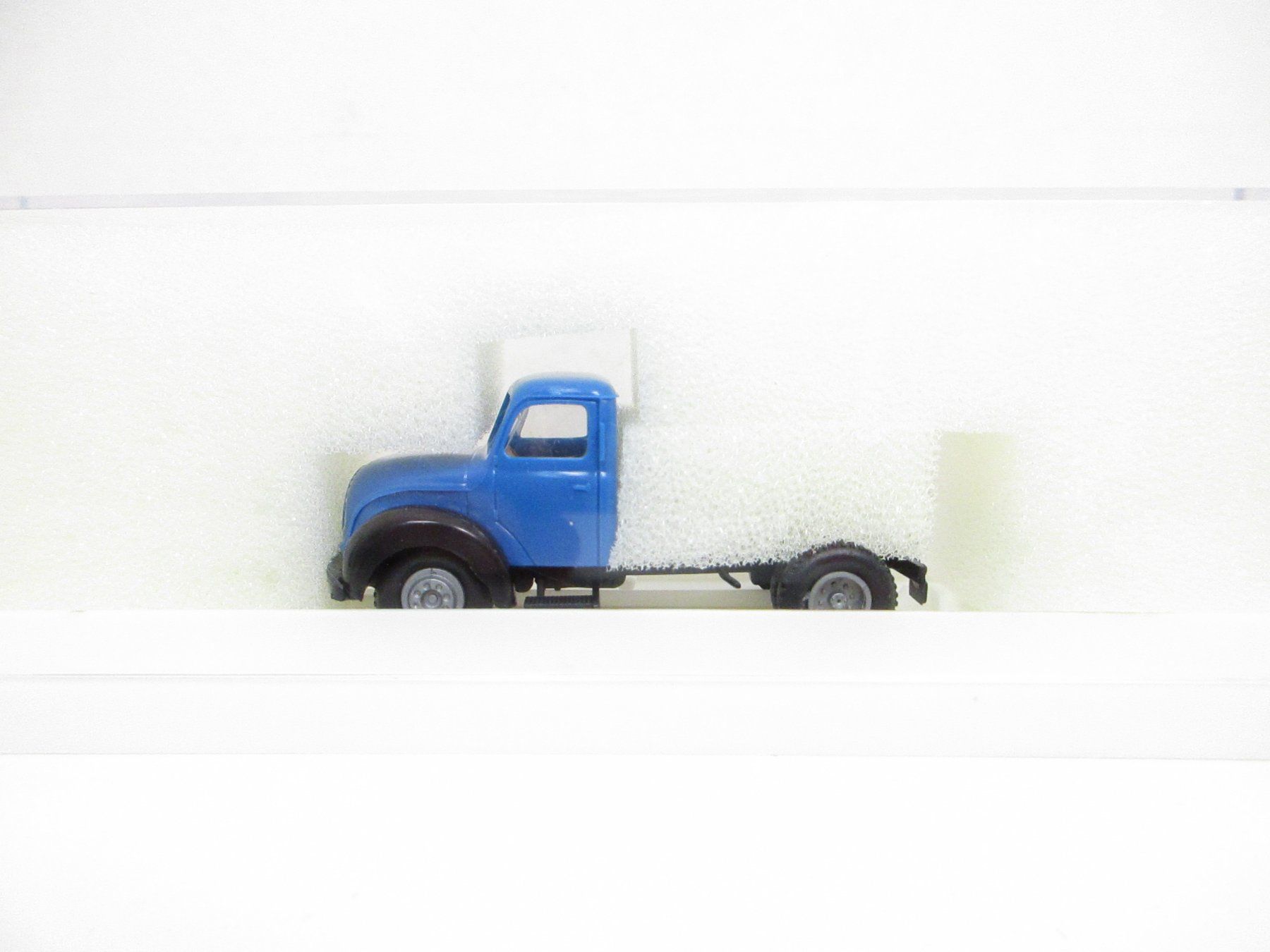 Brekina Modellini d'auto: Brekina H0 LKW Set mit 3 Modellen – Nuovo e nell'imballaggio originale da Olten venduto da Heinrich875 3