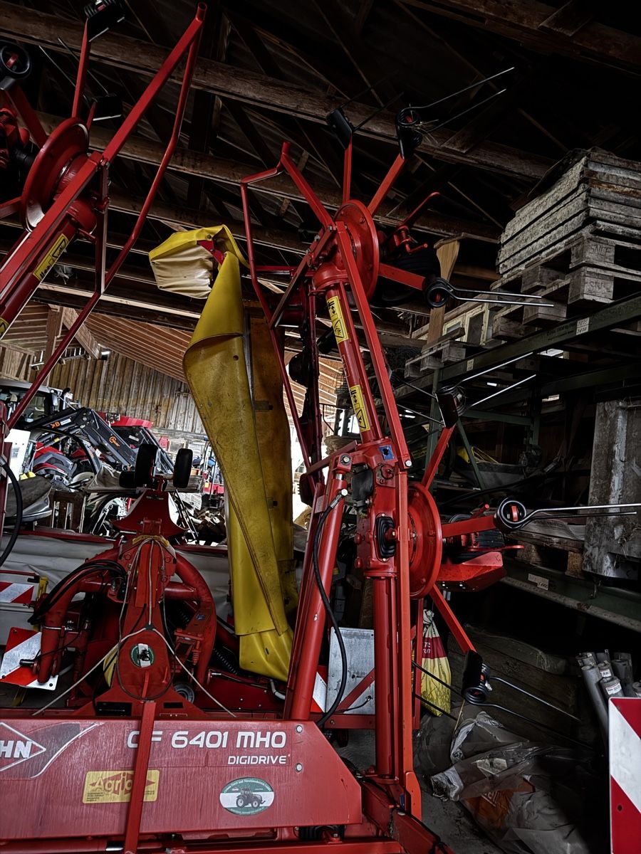 Tutte le macchine: Kreiselheuer Kuhn  – Usato da Hinwil venduto da servicetool 1