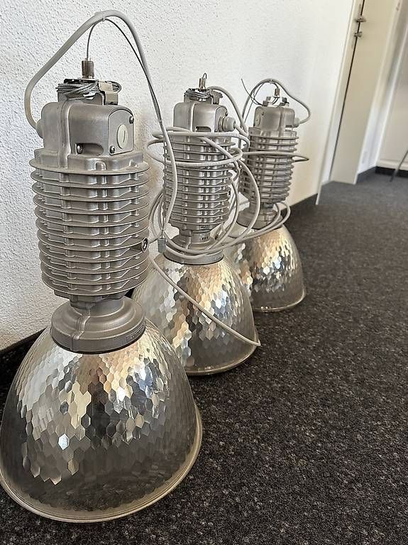 Zumtobel Lampen: Zumtobel Staff, Industrieleuchte – Gebraucht aus Muri AG von inf_2bpd