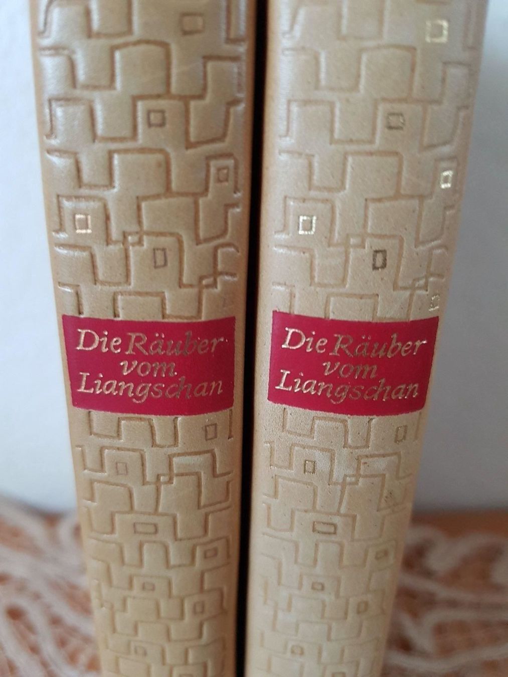 Bücher: DIE RÄUBER VON LIANGSCHAN – Gebraucht aus zürich von gabab