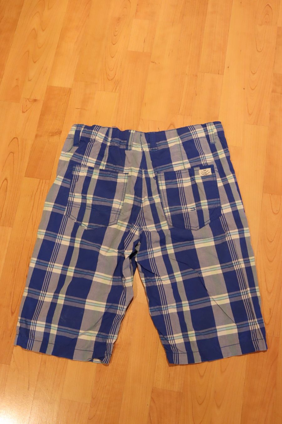 Tom Tailor Pantaloni: blaue  karierte Bermudas 176 Jungen – Usato da Wenslingen venduto da Strick4Alpaca 1