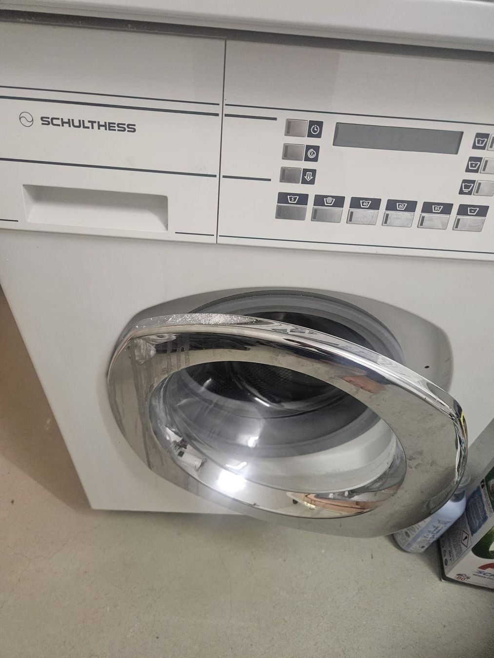 Schulthess Waschmaschinen: Pièces pour lave linge Schulthess //Merker – Gebraucht aus St-Imier von Sea_gj6q